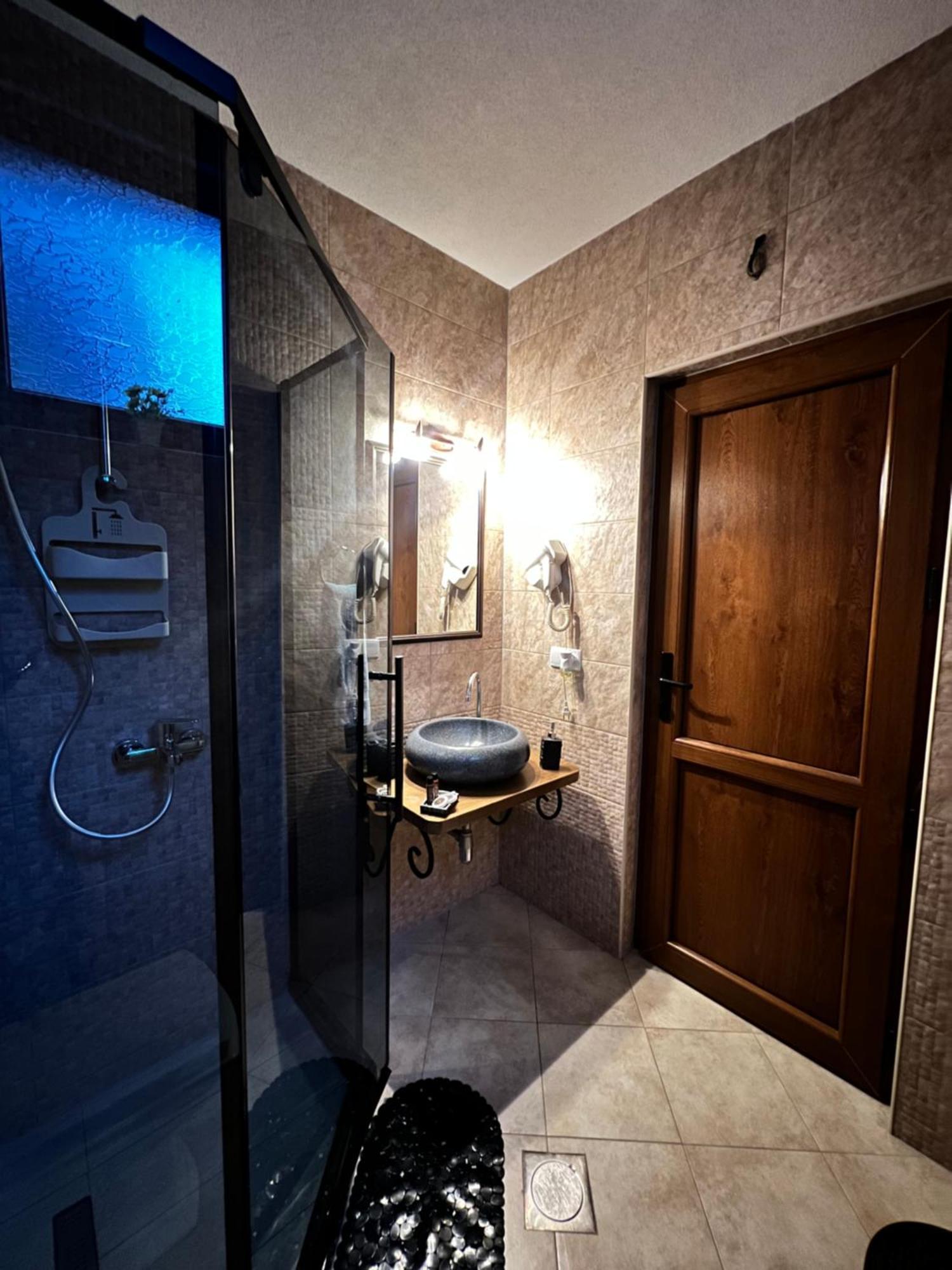 Hotel Fjorr Прізрен Екстер'єр фото